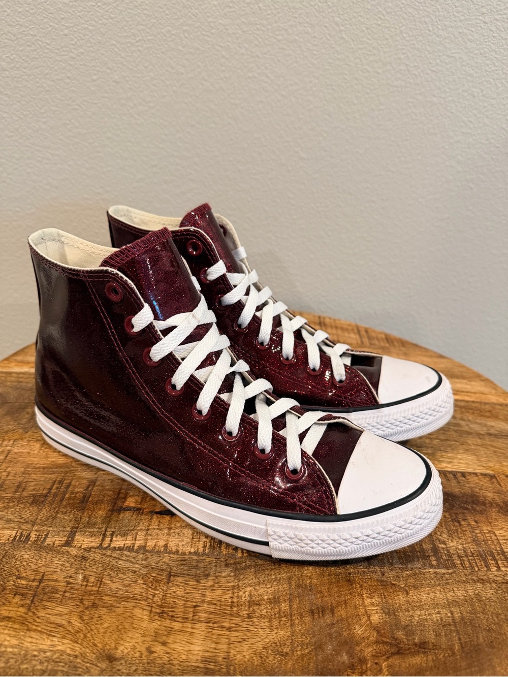 Converse Women’s Chuck Taylor All Star in Glitter Dark Burgundy Size 10 NIB